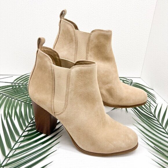Michael Michael Kors Evaline Brown Suede Chelsea Heeled Booties Size 9.5M NWOB - Picture 1 of 16
